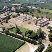 Veduta aerea dei templi di Paestum [ clicca per ingrandire ]